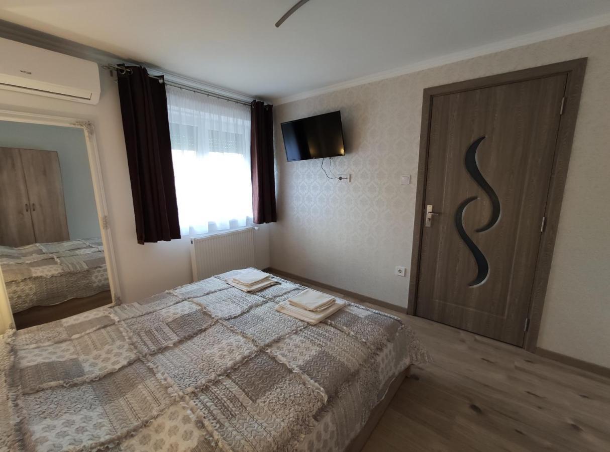 Royal De Lux Apartamento Hajdúszoboszló Exterior foto